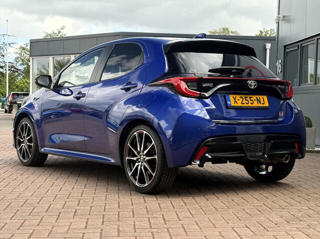 Toyota YARIS 1.5 Hybrid GR Sport / Winterset / NL-auto / Als nieuw