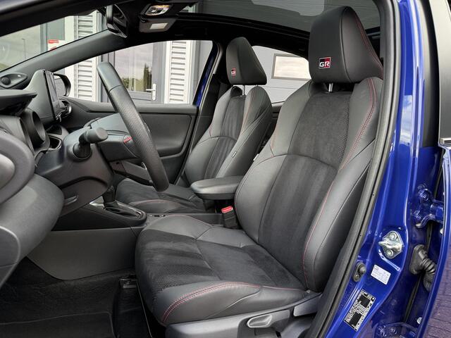 Toyota YARIS 1.5 Hybrid GR Sport / Winterset / NL-auto / Als nieuw