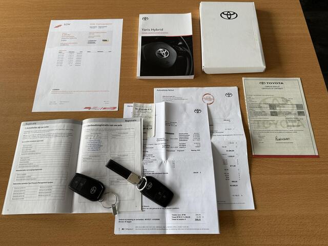 Toyota YARIS 1.5 Hybrid GR Sport / Winterset / NL-auto / Als nieuw