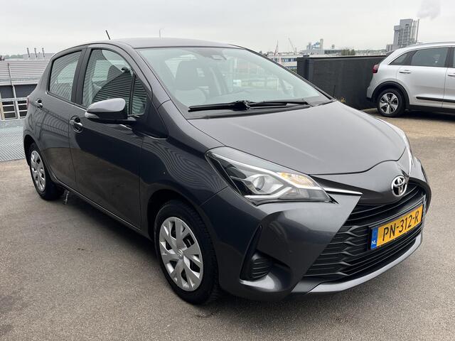 Toyota YARIS 1.5 VVT-i Aspiration Incl: Climate Control, Cruise Control, Navigatie, Trekhaak, Metallic lak