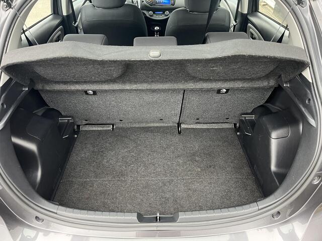 Toyota YARIS 1.5 VVT-i Aspiration Incl: Climate Control, Cruise Control, Navigatie, Trekhaak, Metallic lak