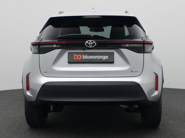 Toyota YARIS Cross 1.5 Hybrid Executive 130PK Aut. Adaptieve Cruise Controle, Achteruitrijcamera, Parkeersensoren voor en achter, Side Assist, Stuur-stoelverwarming, Elektr. Achterklep, Keyless, 18" LM Velgen