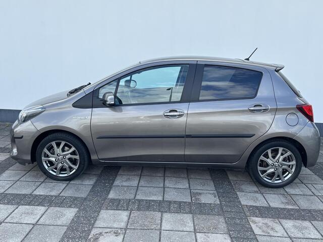 Toyota YARIS 1.5 Hybrid Dynamic Rijklaar prijs