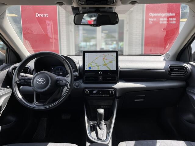 Toyota YARIS 1.5 Hybrid 115 First Edition | Navi | Keyless entry + start | Ap