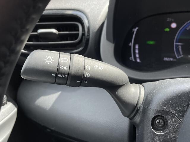 Toyota YARIS 1.5 Hybrid 115 First Edition | Navi | Keyless entry + start | Ap