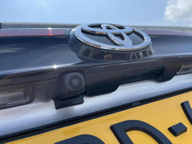 Toyota YARIS Cross 1.5 Hybrid 115 First Edition | Navigatie | Apple CarPlay/Android auto | Achteruitrijcamera | Parkeer sensoren voor en achter