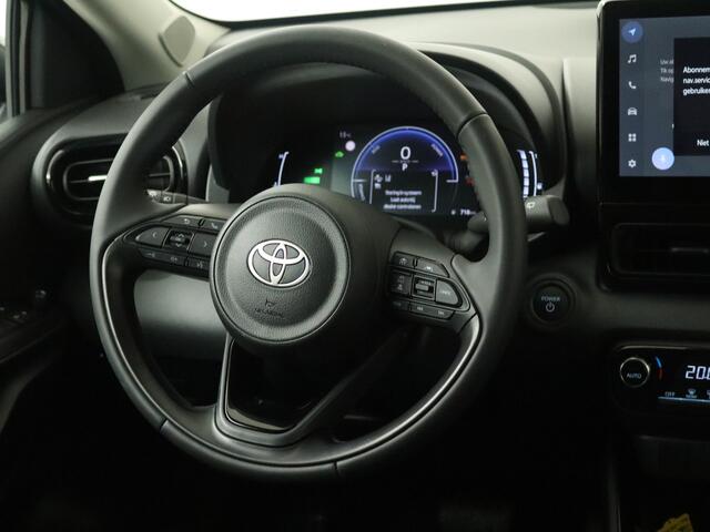 Toyota YARIS 1.5 Hybrid 115 First Edition | All-season banden | Laadvloerbeschermer |