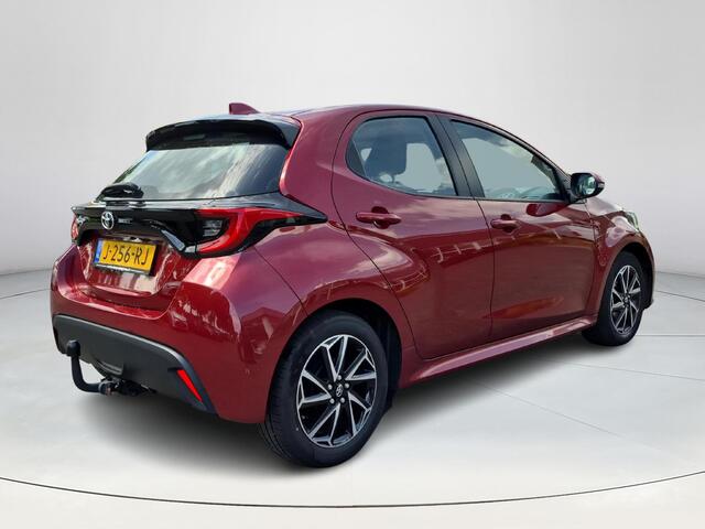 Toyota YARIS 1.5 VVT-i Business Plus | Trekhaak | Navigatie | LED koplampen | Keyless entry | Licht metalen velgen |