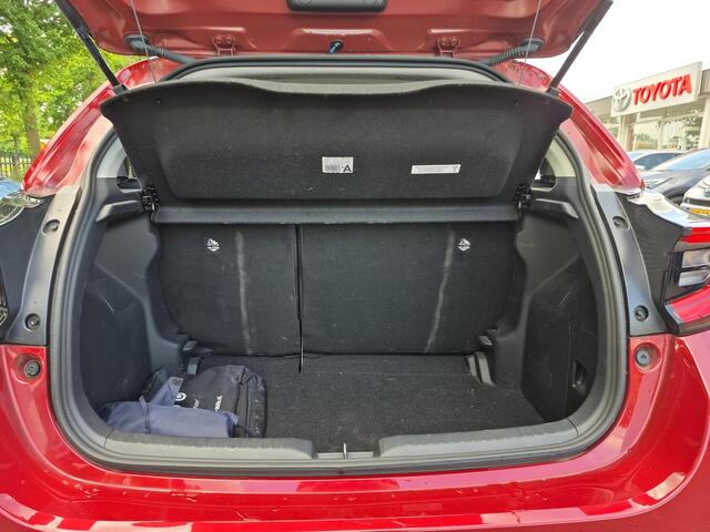 Toyota YARIS 1.5 VVT-i Business Plus | Trekhaak | Navigatie | LED koplampen | Keyless entry | Licht metalen velgen |