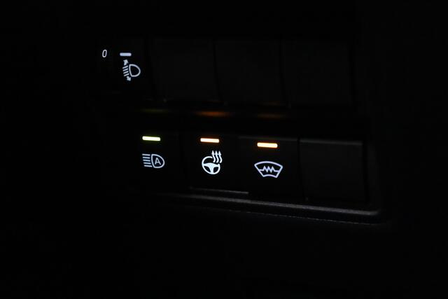 Toyota YARIS Cross 1.5 Hybrid 130pk Teamplayer | Winter pack | Safety pack | Navi | Adapt. Cruise | Camera | Keyless