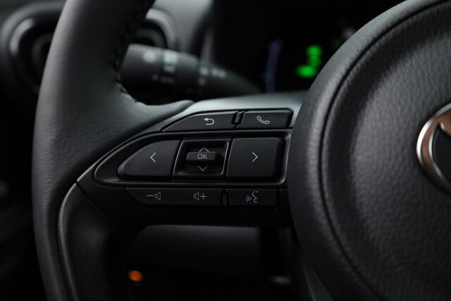 Toyota YARIS Cross 1.5 Hybrid 130pk Teamplayer | Winter pack | Safety pack | Navi | Adapt. Cruise | Camera | Keyless