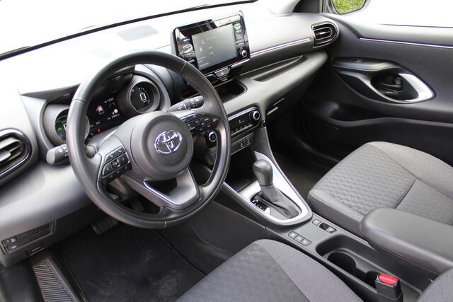 Toyota YARIS 1.5 Hybrid Dynamic | Rijklaar | Stoelverw. | Apple/Android | LED | Camera | Keyless | Clima | Adaptive cruise