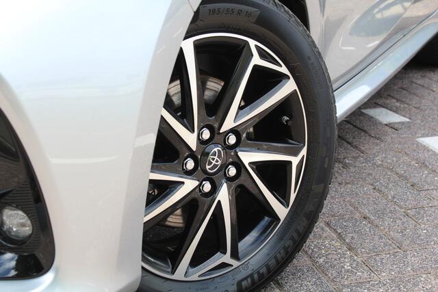 Toyota YARIS 1.5 Hybrid Dynamic | Rijklaar | Stoelverw. | Apple/Android | LED | Camera | Keyless | Clima | Adaptive cruise