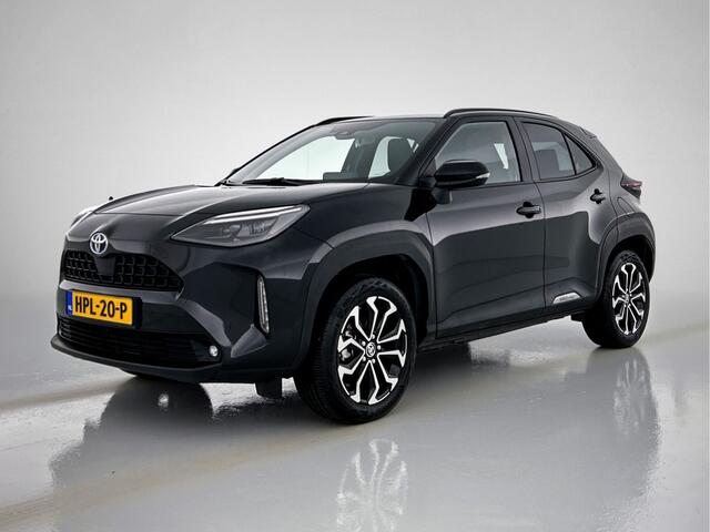 Toyota YARIS Cross 1.5 Hybrid Dynamic | Panoramisch dak | Navi Bluetooth | stoelverwarming | 17"LM velgen | elec achterklep|