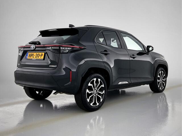 Toyota YARIS Cross 1.5 Hybrid Dynamic | Panoramisch dak | Navi Bluetooth | stoelverwarming | 17"LM velgen | elec achterklep|