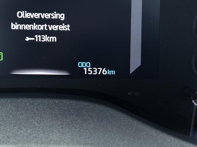 Toyota YARIS Cross 1.5 Hybrid Dynamic | Panoramisch dak | Navi Bluetooth | stoelverwarming | 17"LM velgen | elec achterklep|