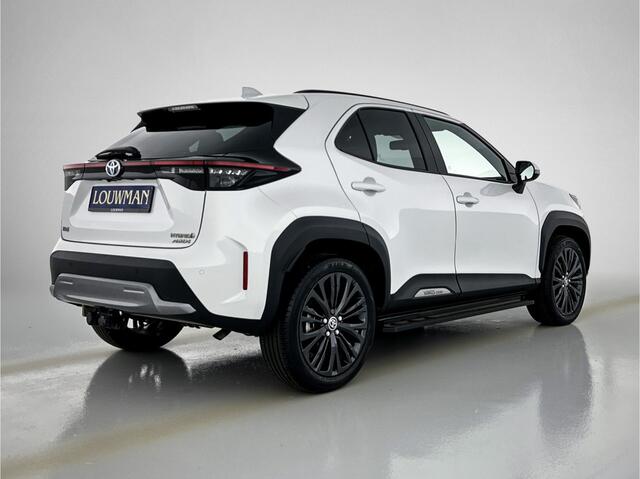 Toyota YARIS Cross 1.5 Hybrid Adventure AWD | All Wheel Drive | Trekhaak | Leder | Stoelverwarming | Blindspot | HUD | JBL |