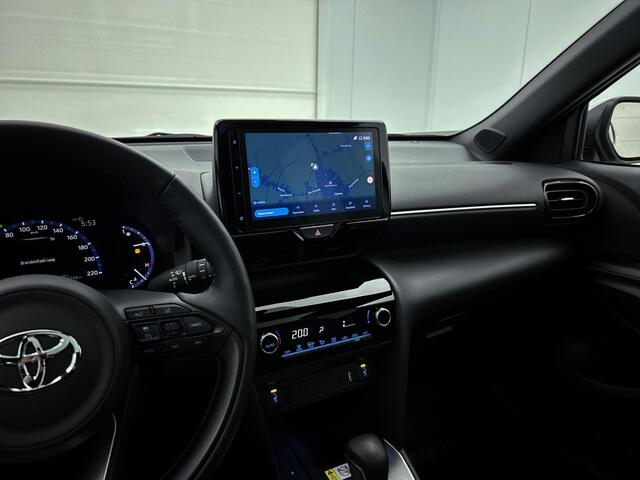 Toyota YARIS Cross dynamic