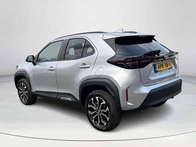 Toyota YARIS Cross 1.5 Hybrid 115 First Edition | Parkeersensoren | Stoel- + stuurverwarming | Navigatie | Carplay | Keyless entry |