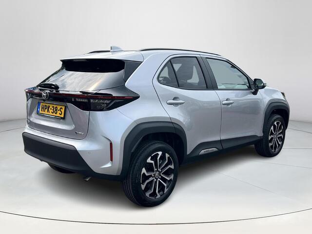 Toyota YARIS Cross 1.5 Hybrid 115 First Edition | Parkeersensoren | Stoel- + stuurverwarming | Navigatie | Carplay | Keyless entry |