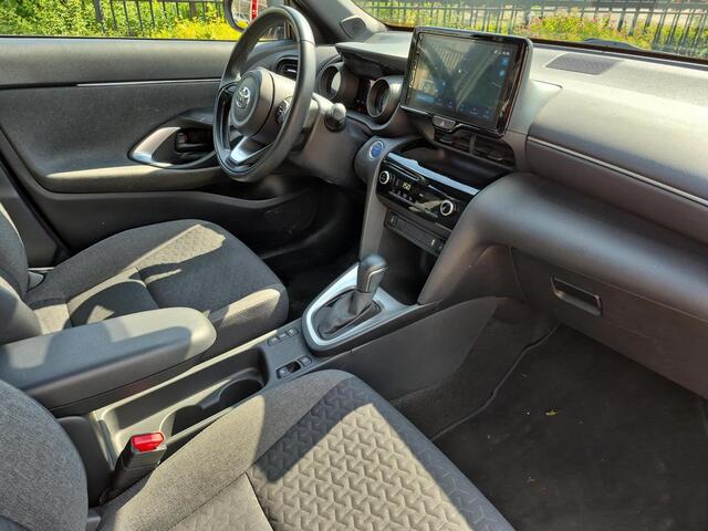 Toyota YARIS Cross 1.5 Hybrid Dynamic | Dode hoek waarschuwing | Parkeersensoren | Stoelverwarming | Navigatie |