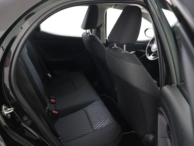 Toyota YARIS 1.5 Hybrid Active Trekhaak | LM velgen | Cruise Control
