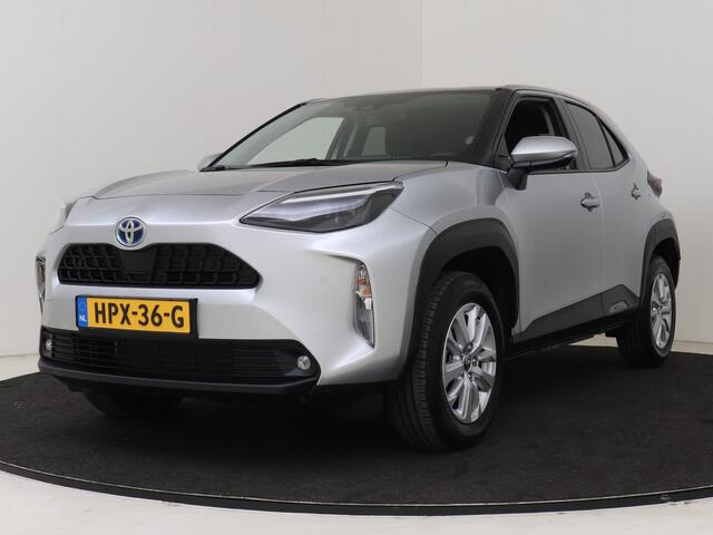 Toyota YARIS Cross 1.5 Hybrid Active Camera | LM velgen | Privacy Glass | Metallic