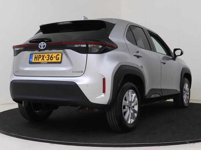 Toyota YARIS Cross 1.5 Hybrid Active Camera | LM velgen | Privacy Glass | Metallic