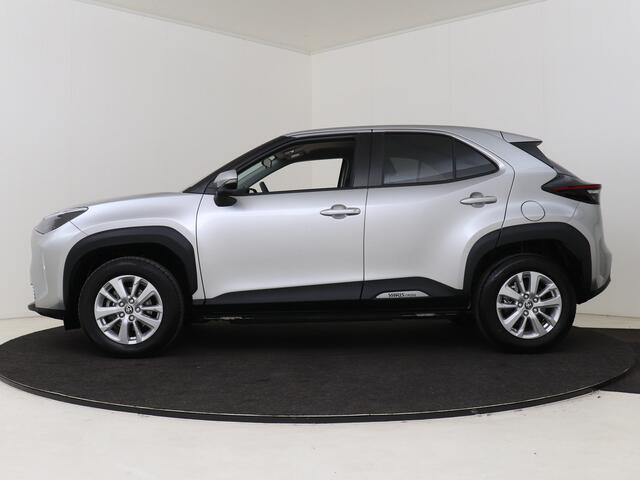 Toyota YARIS Cross 1.5 Hybrid Active Camera | LM velgen | Privacy Glass | Metallic