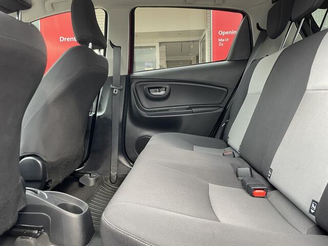Toyota YARIS 1.5 VVT-i Dynamic | Stoelverwarming | Bluetooth | Elektr. Inkl.