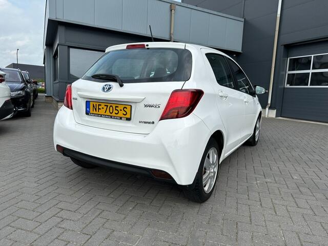 Toyota YARIS 1.5 Hybrid Aut. Now Clima stoelverwarming