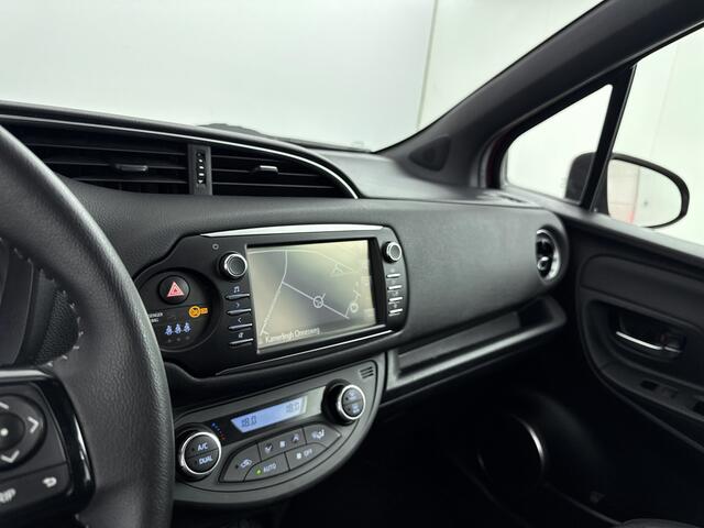 Toyota YARIS 1.5 Hybrid Executive Navi | Camera | Lichtmetalen Velgen | NL-Auto |