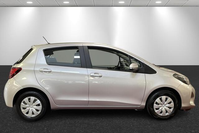 Toyota YARIS 1.3 VVT-i Now