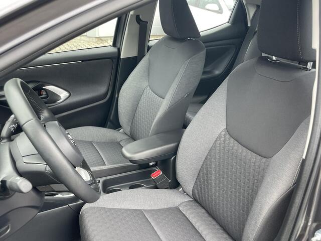 Toyota YARIS 1.5 Hybrid Dynamic Parkeersensoren