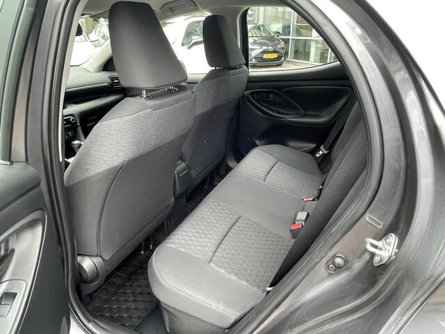 Toyota YARIS 1.5 Hybrid Dynamic Parkeersensoren