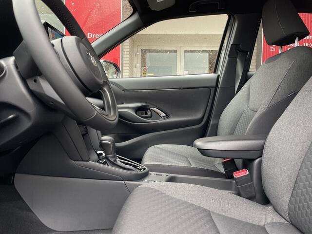 Toyota YARIS 1.5 Hybrid 130 Dynamic | Comfort Pack | Sensoren v/a | Stoelverw