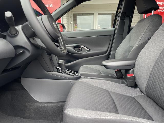 Toyota YARIS 1.5 Hybrid 130 Dynamic | Comfort Pack | Sensoren v/a | Stoelverw