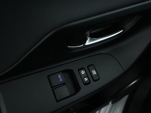 Toyota YARIS 1.5 Hybrid Y20 | Parkeersensoren voor en achter