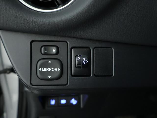 Toyota YARIS 1.5 Hybrid Y20 | Parkeersensoren voor en achter