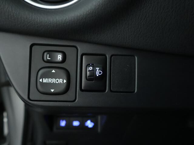 Toyota YARIS 1.5 Hybrid Y20 | Parkeersensoren voor en achter