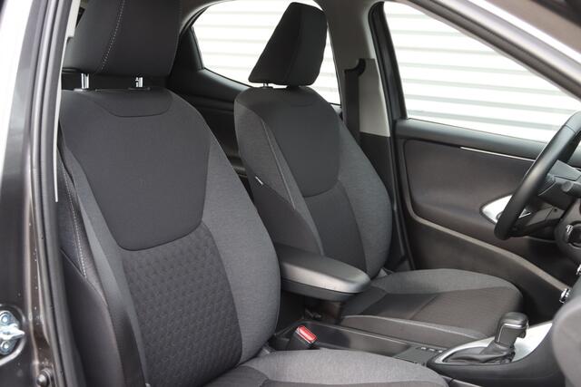 Toyota YARIS 1.5 Hybrid Active Navi / Carplay / Camera