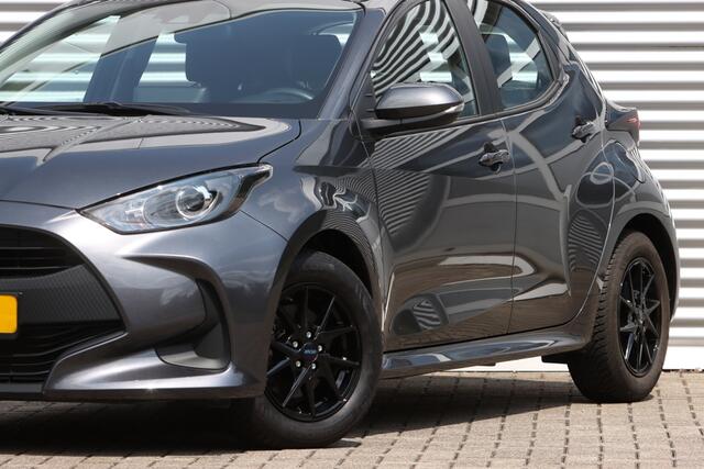 Toyota YARIS 1.5 Hybrid Active Navi / Carplay / Camera