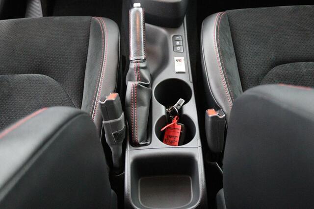 Toyota YARIS 1.6 GR Premium | 4WD | 261 PK | Apple carplay | Stuur en stoelverwarming |