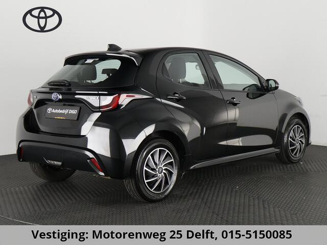 Toyota YARIS 1.5 HYBRIDE BLACKLINE GARANTIE 6-2034 AUTOMAAT. CLOUD NAVI. SLECHTS 10.000 KM.