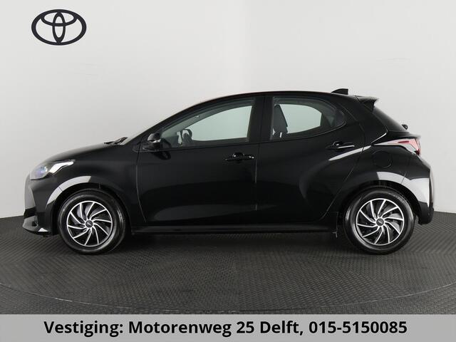 Toyota YARIS 1.5 HYBRIDE BLACKLINE GARANTIE 6-2034 AUTOMAAT. CLOUD NAVI. SLECHTS 10.000 KM.