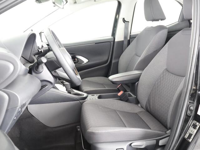 Toyota YARIS 1.5 HYBRIDE BLACKLINE GARANTIE 6-2034 AUTOMAAT. CLOUD NAVI. SLECHTS 10.000 KM.