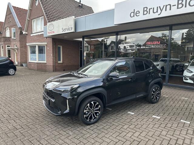Toyota YARIS Cross 1.5 Hybrid 130pk Executive Limited dodehoekdetectie / stoelverwarming / stuurwielverwarming / parkeersensoren voor + achter / Navigatie / Apple Carplay / Android Auto / parkeercamera / Nieuwe auto / 10 jaar garantie / rijklaarprijs