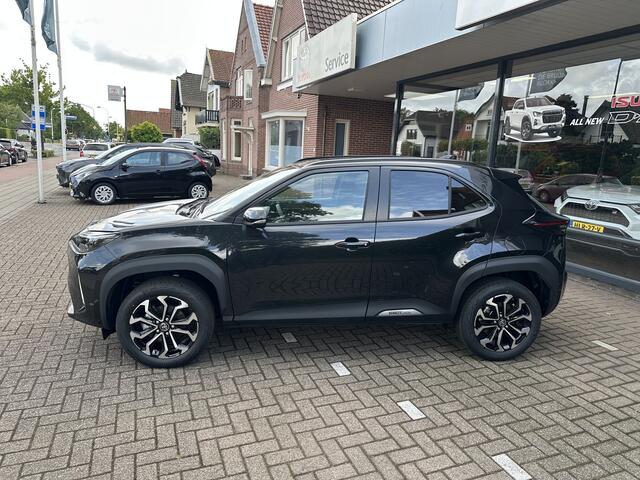 Toyota YARIS Cross 1.5 Hybrid 130pk Executive Limited dodehoekdetectie / stoelverwarming / stuurwielverwarming / parkeersensoren voor + achter / Navigatie / Apple Carplay / Android Auto / parkeercamera / Nieuwe auto / 10 jaar garantie / rijklaarprijs