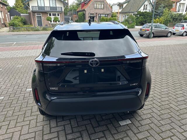 Toyota YARIS Cross 1.5 Hybrid 130pk Executive Limited dodehoekdetectie / stoelverwarming / stuurwielverwarming / parkeersensoren voor + achter / Navigatie / Apple Carplay / Android Auto / parkeercamera / Nieuwe auto / 10 jaar garantie / rijklaarprijs