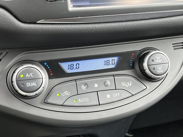 Toyota YARIS 1.5 Hybrid Bi-Tone | cruise Control | Trekhaak voor fietsendrager | Toyota garantie tot 2028!